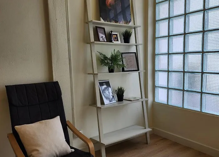 Cozy Townhouse For 7 Guests, 5-minute Walk From Bts Holiday home *