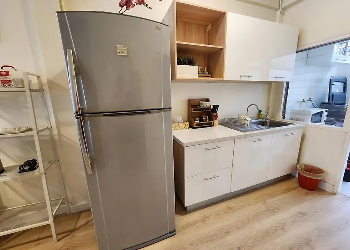 Cozy Townhouse For 7 Guests, 5-minute Walk From Bts * Bangkok