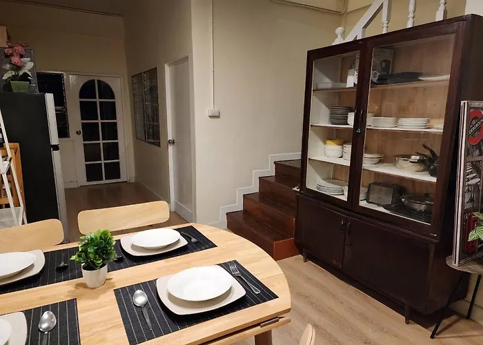 Cozy Townhouse For 7 Guests, 5-minute Walk From Bts Holiday home Bangkok