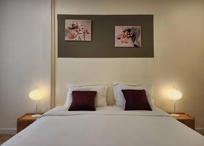 Cozy Townhouse For 7 Guests, 5-minute Walk From Bts