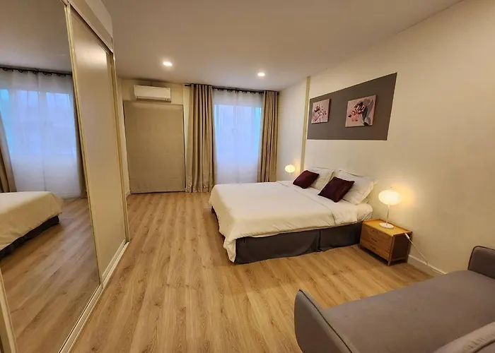Cozy Townhouse For 7 Guests, 5-minute Walk From Bts