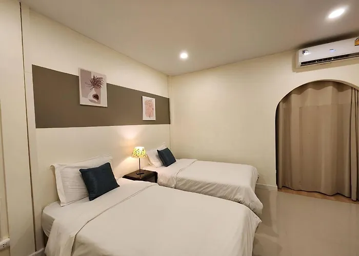 Holiday home Cozy Townhouse For 7 Guests, 5-minute Walk From Bts Bangkok